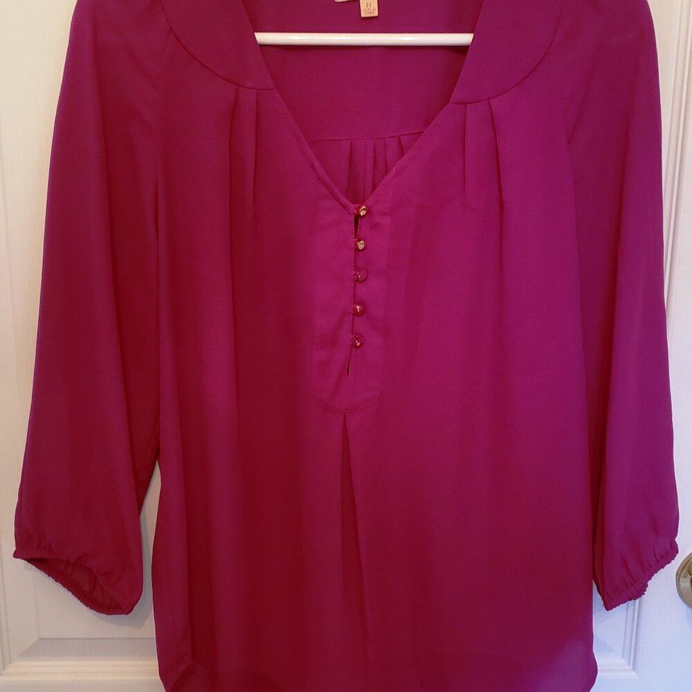 Gibson & Latimer- - Size Med - Raspberry color blouse